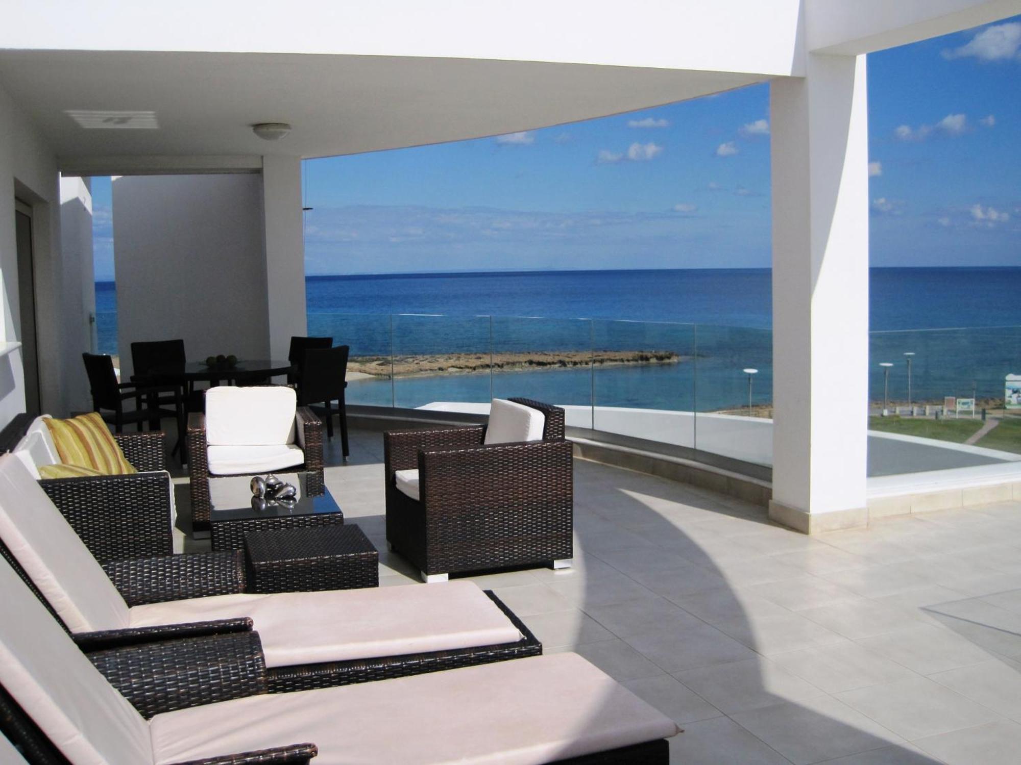Polyxenia Isaak Luxury Villas And Apartments Protaras Room photo