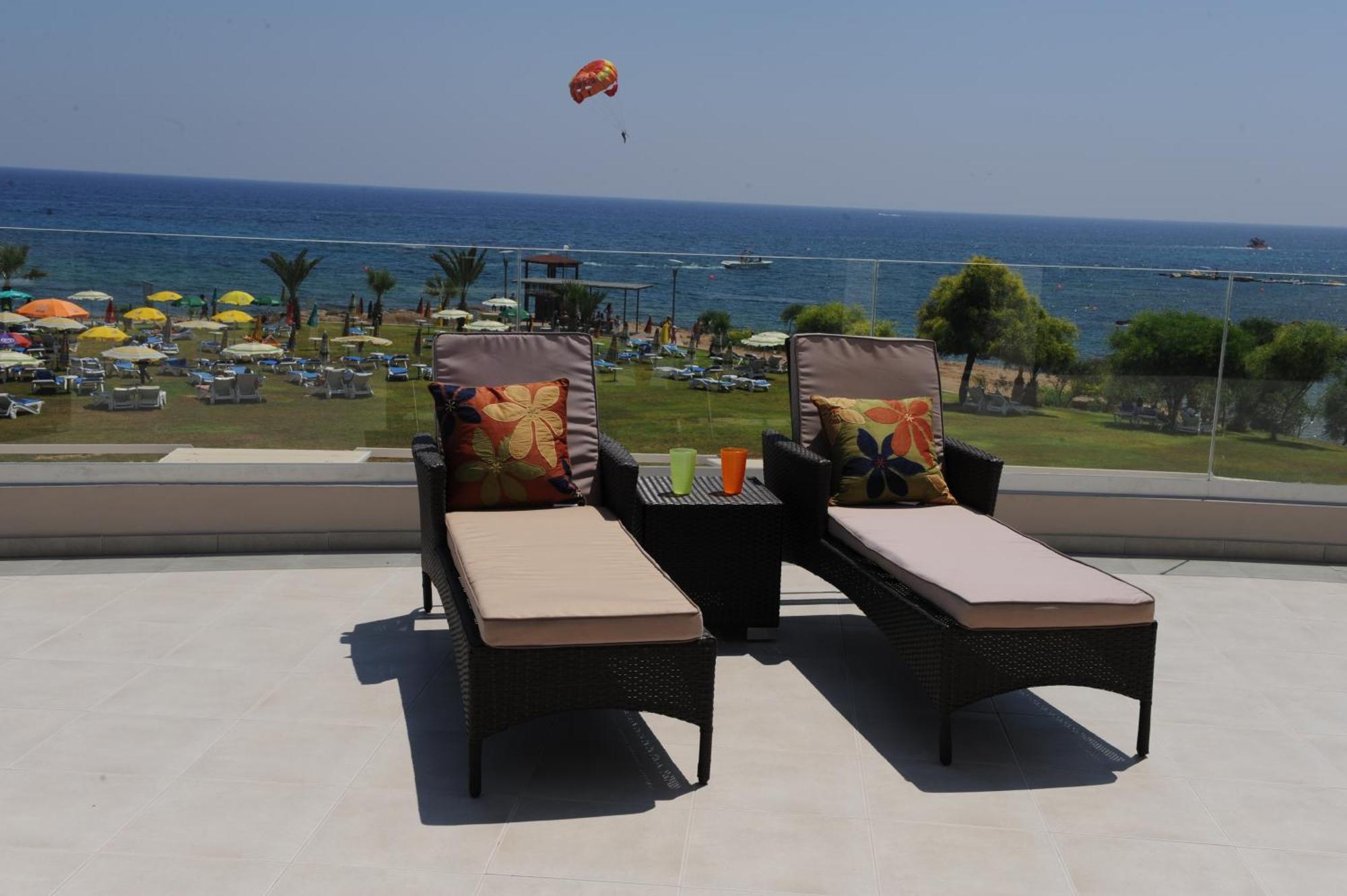 Polyxenia Isaak Luxury Villas And Apartments Protaras Room photo
